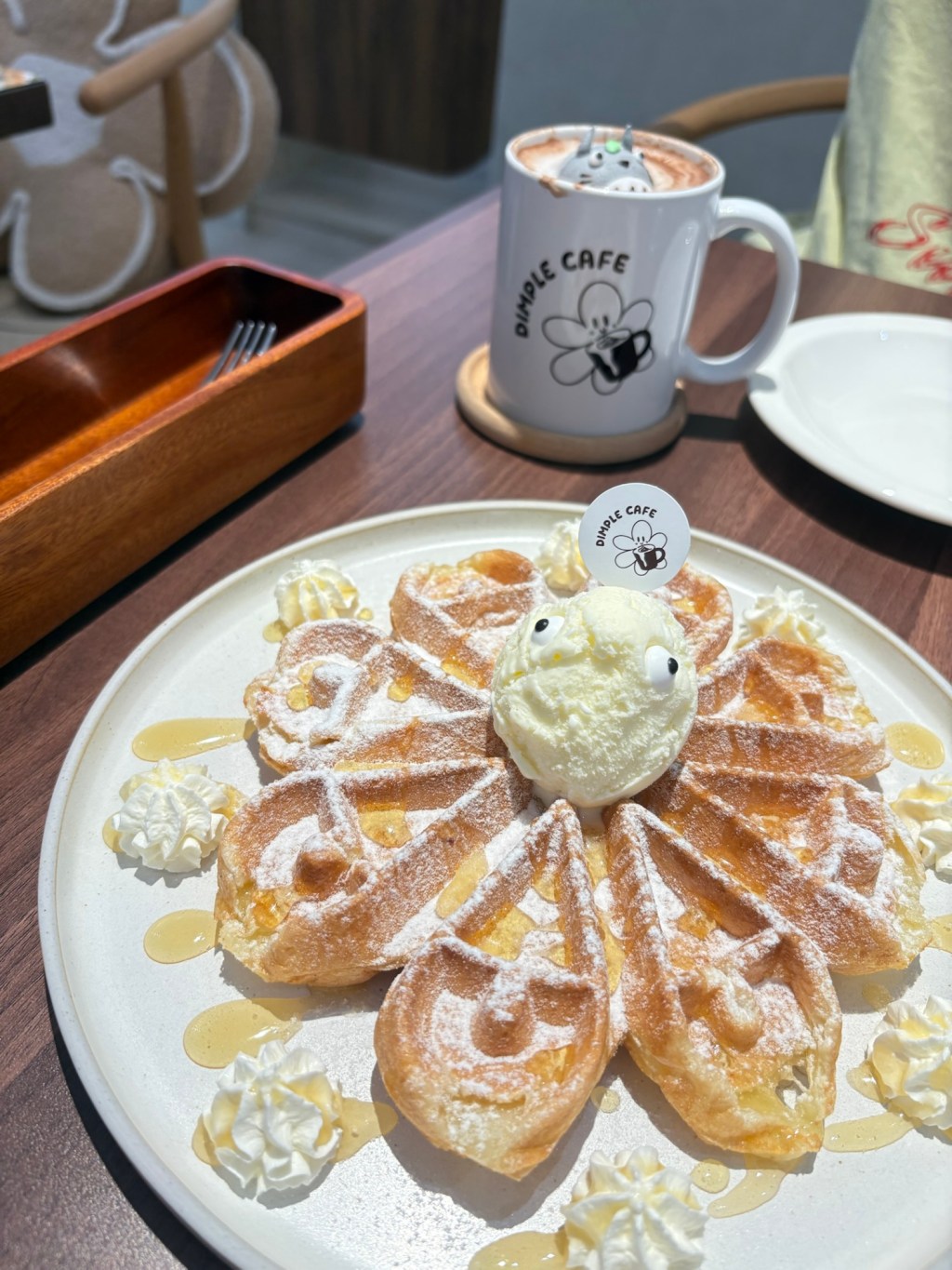 〔台北｜中正〕 酒窩咖啡館 Dimple Café，台北華山咖啡廳，必吃Q彈麻糬鬆餅